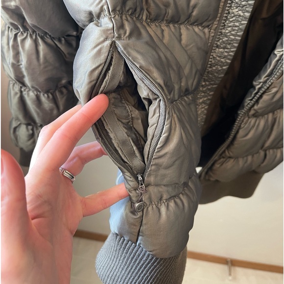 The North Face 600 Puffer Jacket - Picture 7 of 10